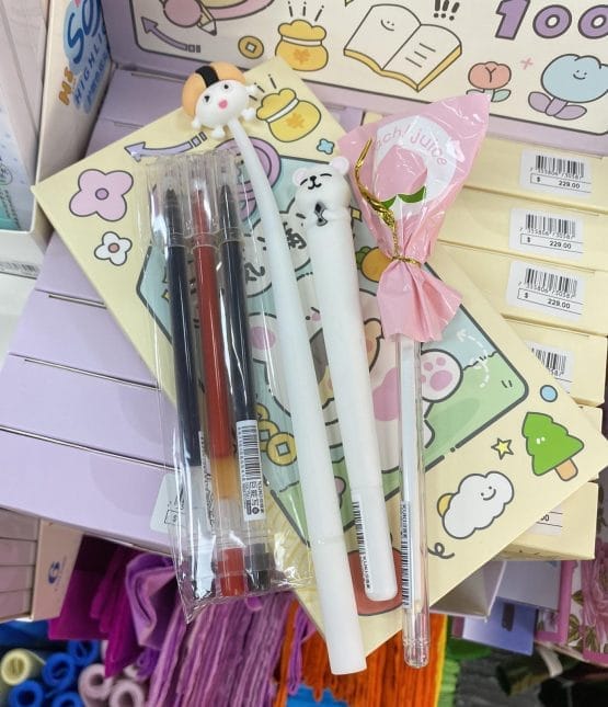 Set de papelería en caja con lapiceras