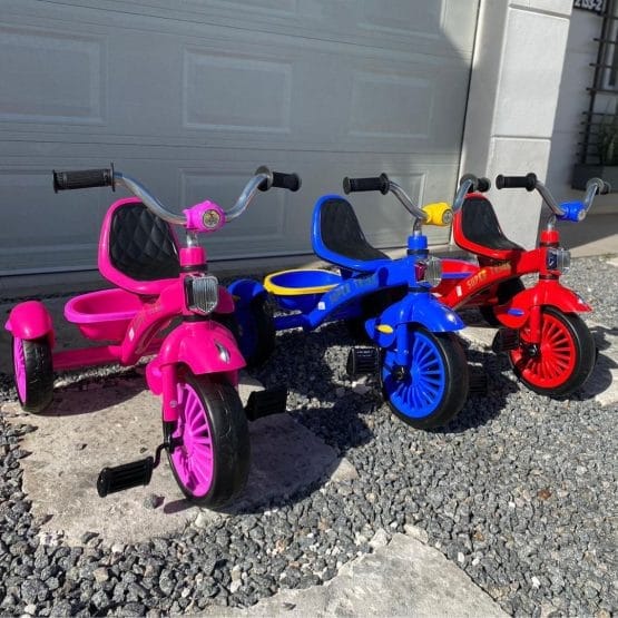 Triciclo con ruedas anchas