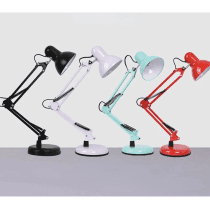 Lámpara de pie incluye bombita