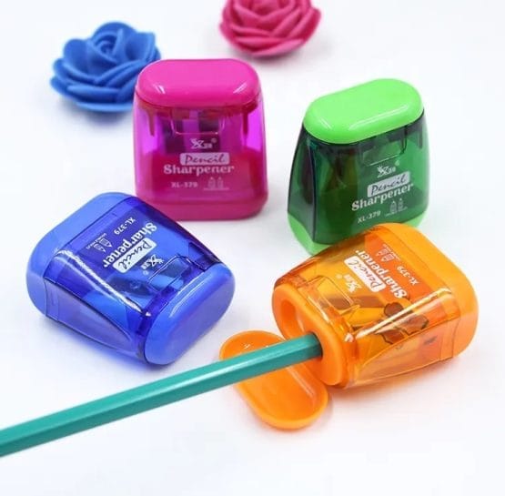 Sacapunta de plastico (doble y con tapa)