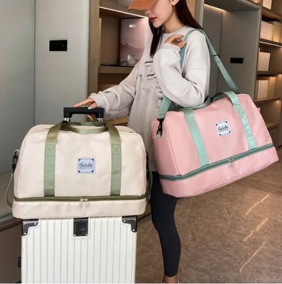 Bolso con detalles pastel