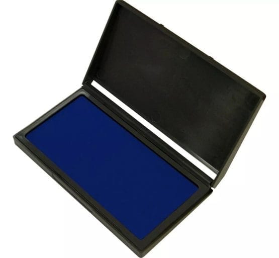 Almohadilla para sellos negro-rojo-azul