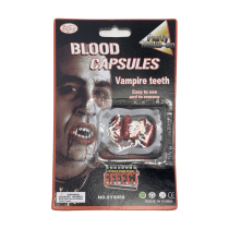 Dientes vampiro con capsulas de sangre