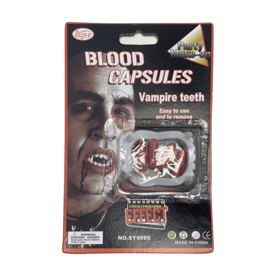 Dientes vampiro con capsulas de sangre