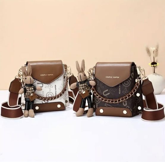 Cartera con llavero conejito