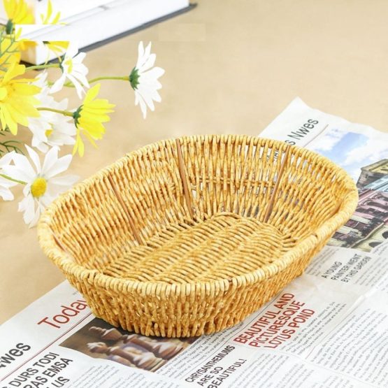 Panera plastica simil ratan chica 23x16x6 cm