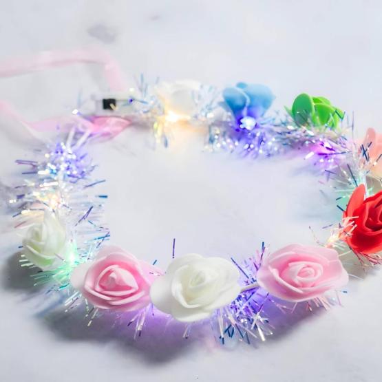Tiara flores con luz blanca