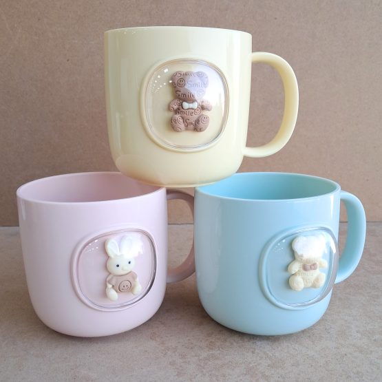 Taza de plastico osito color pastel 8.5×8.5 cm
