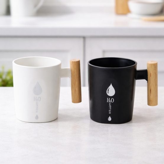 Taza de plastico mango de madera 8.5×10.5 cm