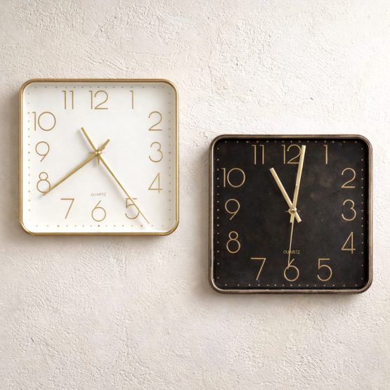 Reloj de pared cuadrado 28cm borde y numeros dorados