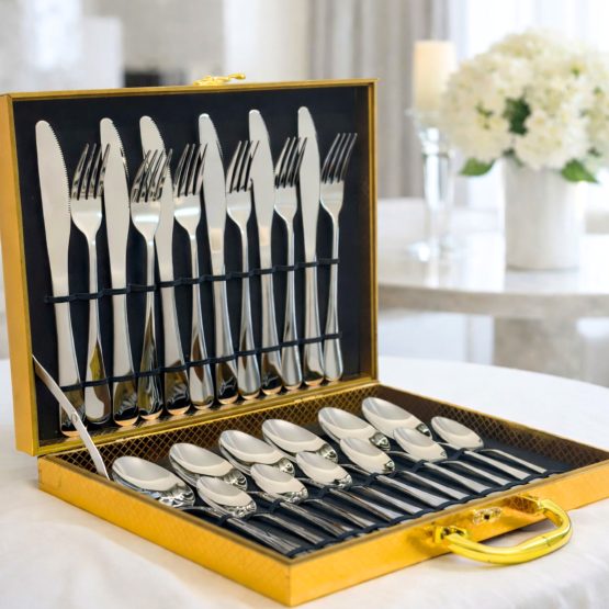 Cubiertos de acero plateado x24 valija