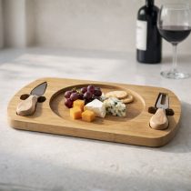 Tabla de madera con dos utensillos 23.5x35cm