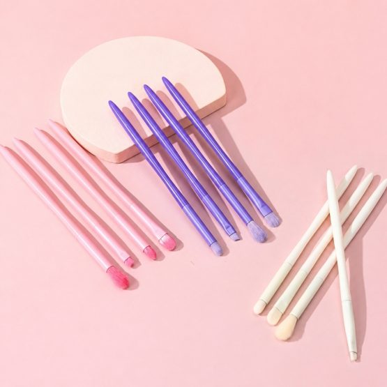 Pinceles maquillaje x4 en caja